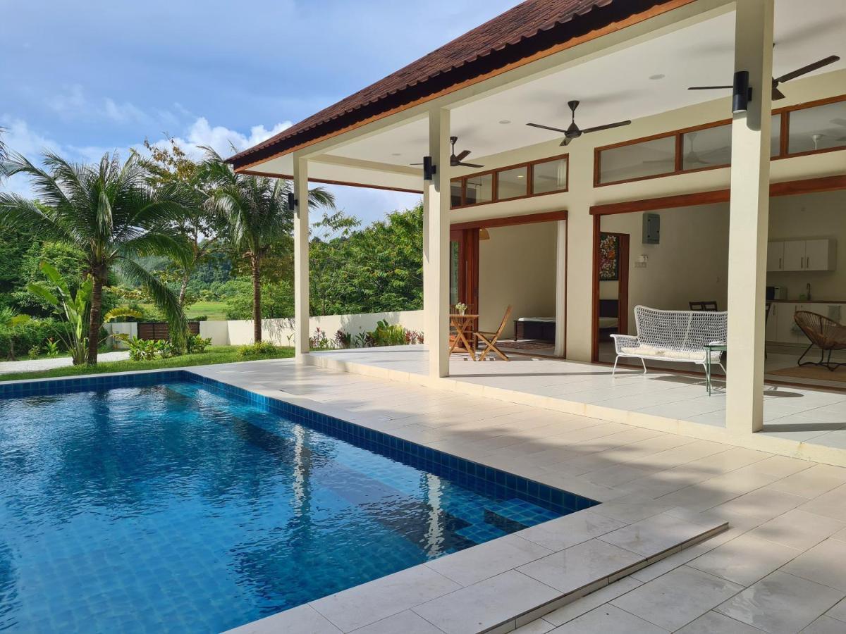 Villa Meranti - Spacious Private Pool Villa 珍南海滩 外观 照片