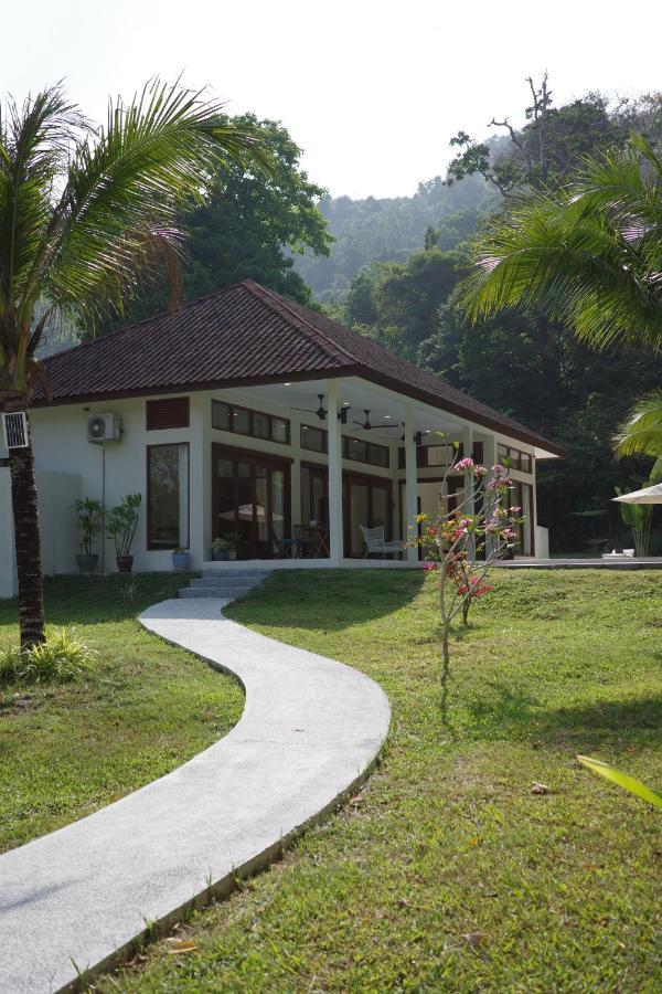 Villa Meranti - Spacious Private Pool Villa 珍南海滩 外观 照片