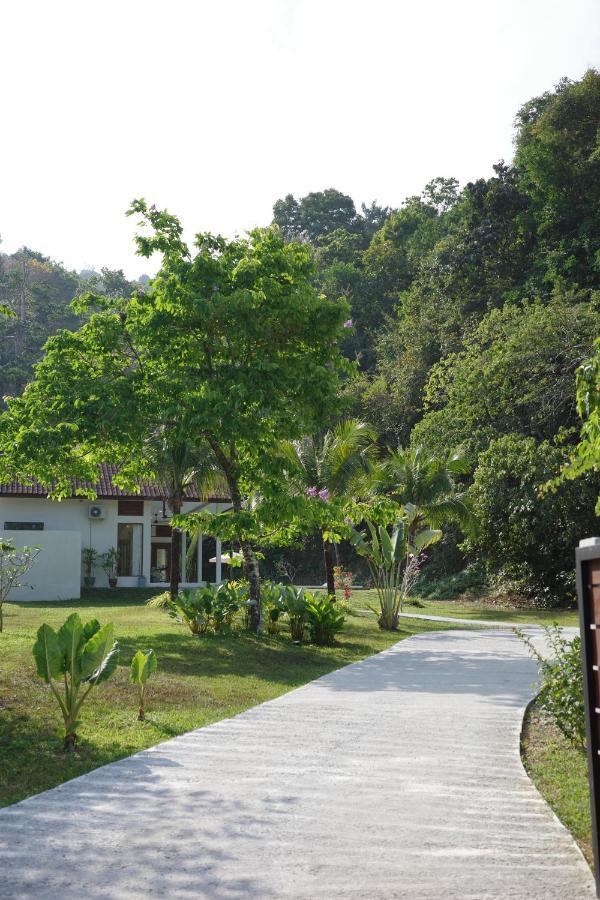 Villa Meranti - Spacious Private Pool Villa 珍南海滩 外观 照片