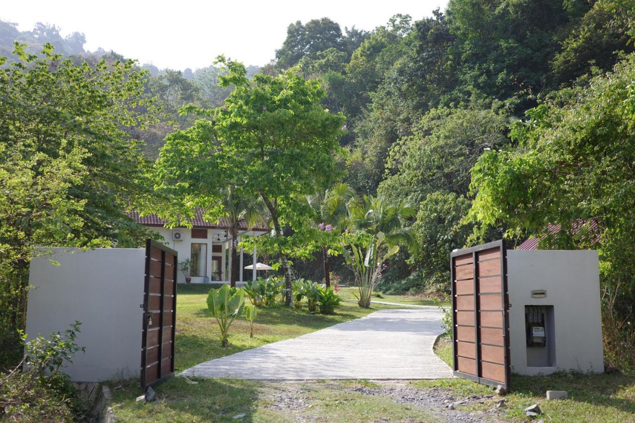 Villa Meranti - Spacious Private Pool Villa 珍南海滩 外观 照片